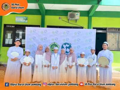 Grup Banjari “Sauqon Naby” SD Plus Darul Ulum Jombang Raih Juara 1 di Islamic Youth Festival