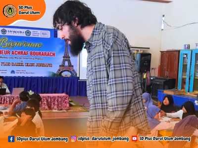 Mahasiswa Prancis Beri Pengalaman Belajar Bahasa dan Budaya di SD Plus Darul Ulum